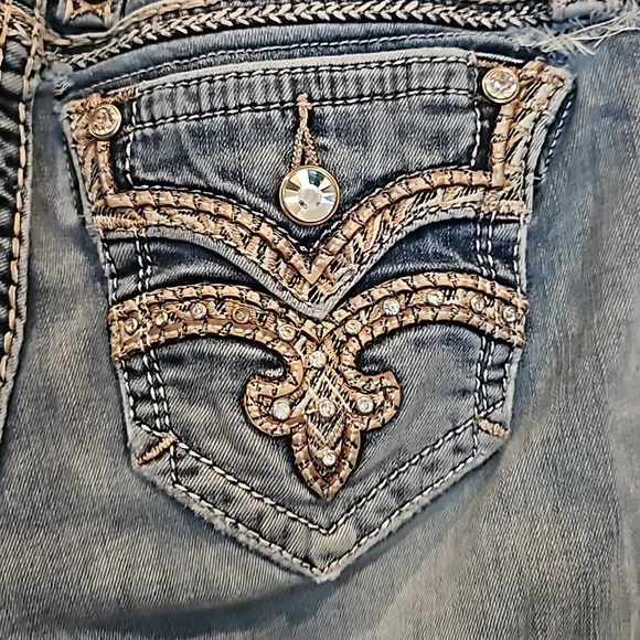 Rock Revival Jeans - Picture 2 of 4